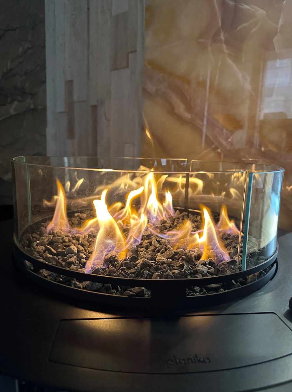 Planika COmet Degļa Tuvplāns Tumšs